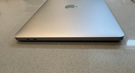 Good
													MacBook Air 2020 - 13" - I5, Gray, 256 GB, 8 GB, photo 5 of 7