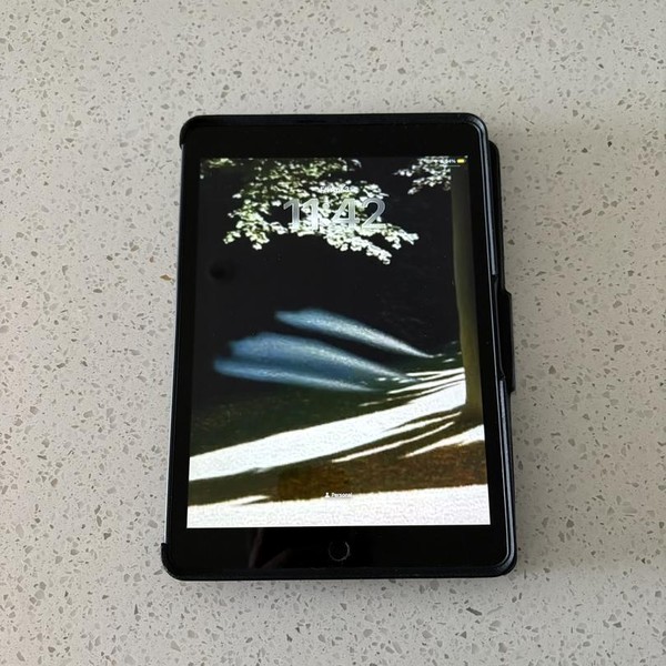 Apple iPad 9th Gen - Unlocked, 64 GB, Gray, A2603