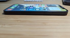 Fair
													Apple iPhone 12 - Unlocked, Black, 128 GB, A2172, photo 4 of 15