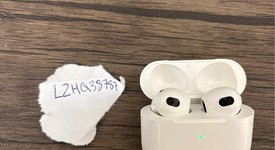 Used
													Apple AirPods 3rd Gen - Lightning Case, photo 2 of 6