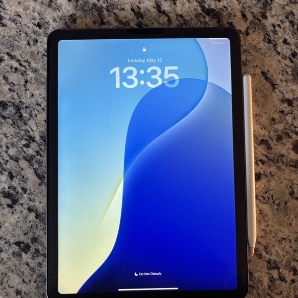Apple iPad Air (4th Gen) - Unlocked, 64 GB, Gray, A2324