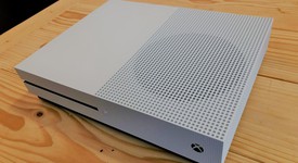 Mint
													Xbox One S (2016) - White, 500 GB, photo 4 of 11