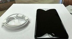 Mint
													Apple iPhone SE 3rd Gen 2022 - Unlocked, Midnight, 64 GB, A2595, photo 3 of 10