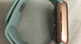 Mint
													Apple Watch Series 6 40mm - Unlocked, Gold, A2293 - Cellular, Aluminum, photo 5 of 6