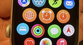 Mint
													Apple Watch Series 8 45mm - Unlocked, Starlight, A2774 - Cellular, Aluminum, photo 2 of 19