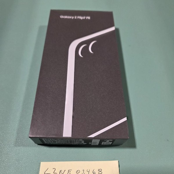 Samsung Galaxy Z Flip7 FE - Unlocked, 256 GB, White, 8 GB, SM-F761U1