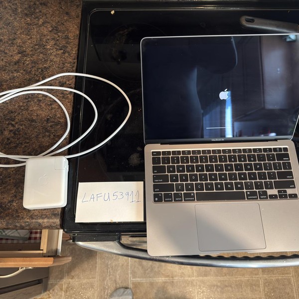 MacBook Air 2020 - 13 inch - 1 TB, Gray, 8 GB, Apple M1