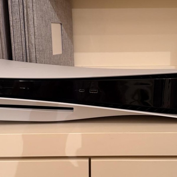 PlayStation 5 Standard Edition (2020) - 825 GB, White, Standard Edition