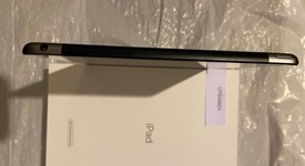 Mint
													Apple iPad 6th Gen - Unlocked, Gray, 128 GB, A1954, photo 4 of 9