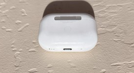 Used
													Apple AirPods Pro 2 - Lightning, photo 6 of 6