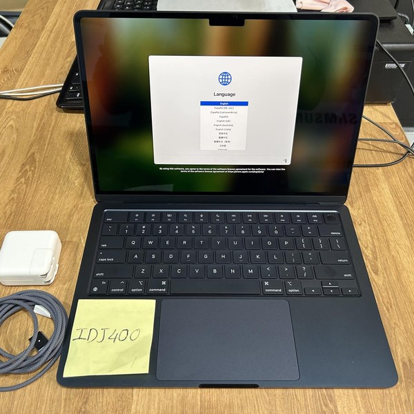 MacBook Air 2022 (M2) - 13 inch - 256 GB, Midnight, 8 GB, Apple M2