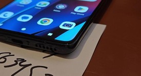 Fair
													Motorola Edge Plus (2022) - Unlocked Non-US, Blue, 512 GB, 8 GB, photo 2 of 9