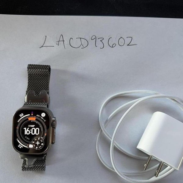 Apple Watch Ultra 3 49mm - Unlocked, Natural, A3281