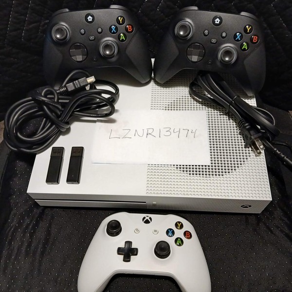 Xbox One S (2016) - 500 GB, White