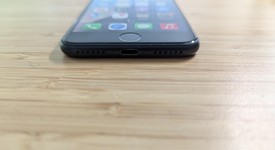 Good
													Apple iPhone SE 3rd Gen 2022 - Unlocked, Midnight, 128 GB, A2595, photo 4 of 18