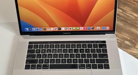 Good
													MacBook Pro 2017 (With Touch Bar) - 15" - I7, Silver, 256 GB, 16 GB, photo 3 of 18