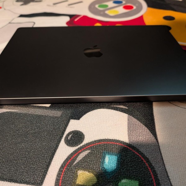 MacBook Pro Late 2023 (M3) - 16 inch - Apple M3 Pro 12-core, Black, 1 TB, 36 GB, 18-core GPU