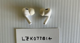 Used
													Apple AirPods Pro 2 - Lightning, photo 3 of 3