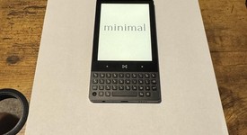 Mint
													Minimal Phone - Unlocked, Onyx, 128 GB, 6 GB, photo 1 of 4