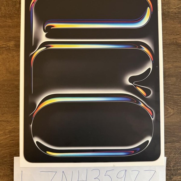 Apple iPad Pro 13 inch (M4) 2024 - Unlocked, 256 GB, Silver, 8 GB, A2926, Standard Glass