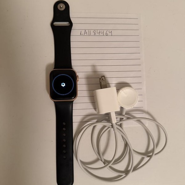 Apple Watch Series 4 40mm - Gold, A1977 - GPS, Aluminum