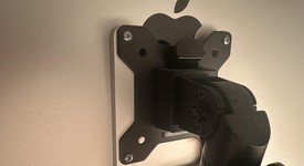 Mint
													Apple Studio Display 2022 - Standard Glass, VESA Mount Adapter, photo 4 of 5