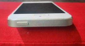 Good
													Apple iPhone 5S - Unlocked Non-US, Gold, 16 GB, A1530, photo 5 of 10