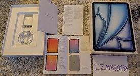 Mint
													Apple iPad Air 11" (M3) 2025 - Wi-Fi, Blue, 128 GB, A3266, photo 3 of 17