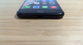 Good
													Apple iPhone SE 3rd Gen 2022 - Unlocked, Midnight, 64 GB, A2595, photo 3 of 13
