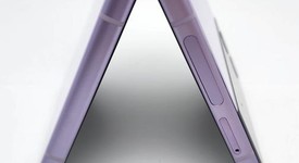 Good
													Samsung Galaxy Z Flip3 5G - Unlocked Non-US, Lavender, 256 GB, 8 GB, SM-F711B, photo 2 of 8