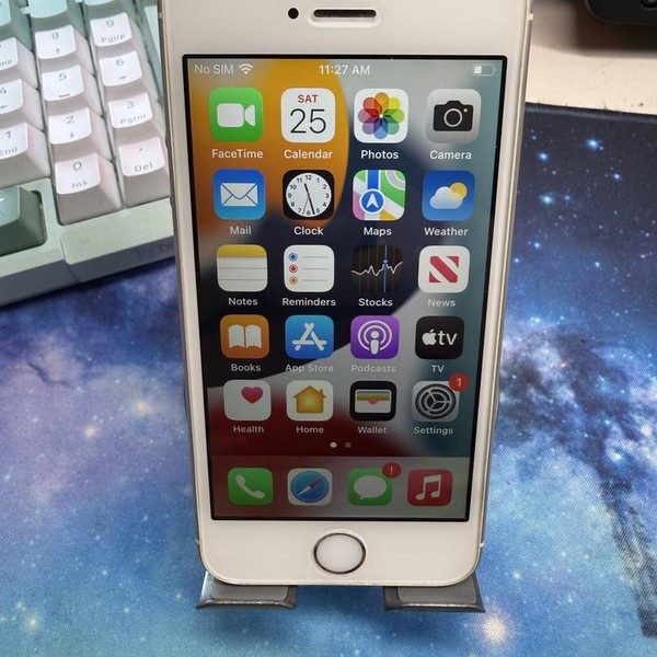 Apple iPhone SE 1st Gen 2016 - Unlocked, 32GB, Silver, A1723 ...