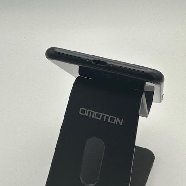 Apple iPhone SE 2nd Gen 2020 - Unlocked, 64 GB, Black, A2275