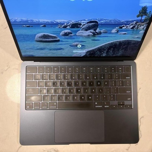MacBook Air 2024 (M3) - 13 inch - 256 GB, Midnight, 8 GB, Apple M3, 8-core GPU