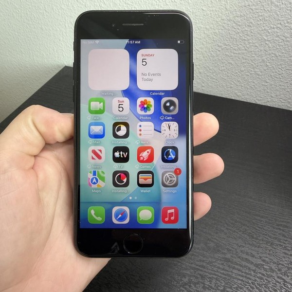 Apple iPhone SE 3rd Gen 2022 - Unlocked, 64 GB, Midnight, A2595
