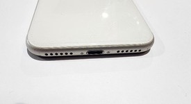 Fair
													Apple iPhone SE 3rd Gen 2022 - Unlocked, Starlight, 64 GB, A2595, photo 4 of 9