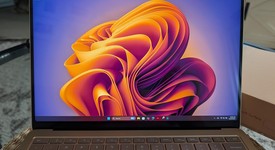 Good
													Microsoft Surface Laptop 7 - Tan, 1 TB, 16 GB, 13.8", photo 2 of 7