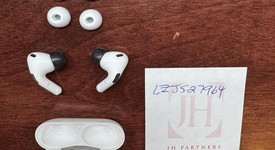 Used
													Apple AirPods Pro 2nd Gen - Lightning, photo 3 of 7
