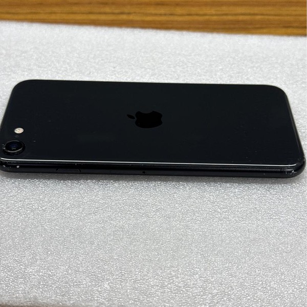 Apple iPhone SE 2nd Gen 2020 - Unlocked, 128 GB, Black, A2275