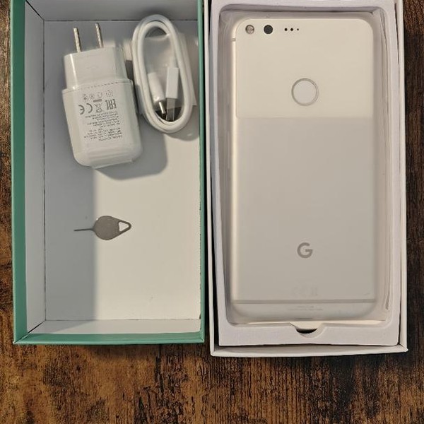 Google Pixel XL - Unlocked, 128 GB, Silver, 4 GB, Google Edition