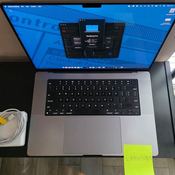 MacBook Pro 2021 - 16 inch - 512 GB, Gray, 32 GB, Apple M1 Pro 10-core