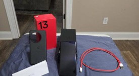 Mint
													OnePlus 13 - Unlocked, Black Eclipse, 256 GB, 12 GB, photo 1 of 8