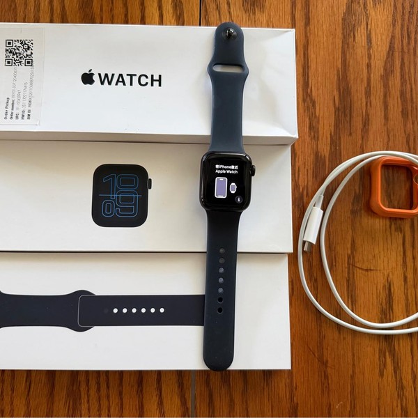 Apple Watch SE (3rd Gen) 40mm - Unlocked, Midnight, A3326 - Cellular