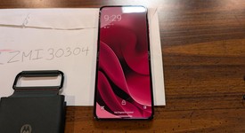 Good
													Motorola Razr Ultra (2025) - Unlocked, PANTONE Cabaret, 1 TB, 16 GB, photo 4 of 11