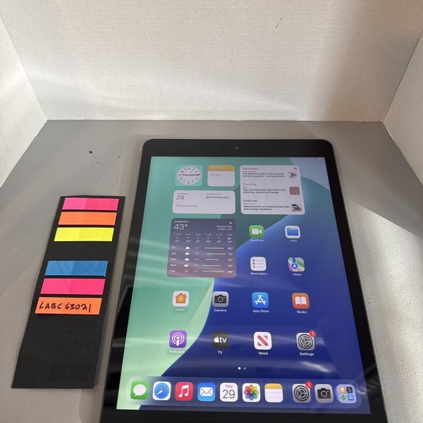 Apple iPad 9th Gen - Unlocked, Gray, 256 GB, A2603
