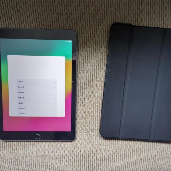 Apple iPad (6th Gen) - Wi-Fi, 32 GB, Gray, A1893