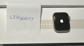 Mint
													Apple Watch SE 2nd Gen 40mm - Xfinity, Starlight, A2726 - Cellular, Aluminum, photo 2 of 11
