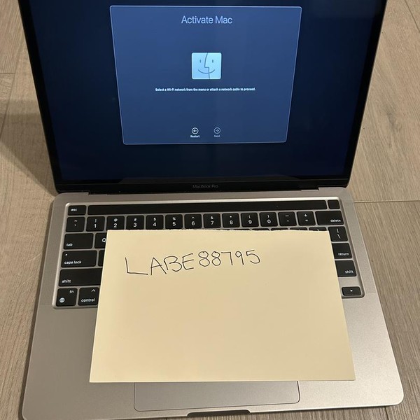 MacBook Pro 2020 - 13 inch - 1 TB, Silver, 16 GB, Apple M1