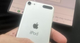 Mint
													Apple iPod Touch 6th Gen - Wi-Fi, Silver, 16 GB, photo 2 of 7