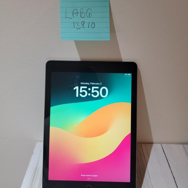 Apple iPad 6th Gen - Wi-Fi, 128 GB, Gray, A1893