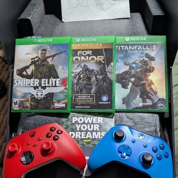 Xbox Series X (2020) - 1 TB, Black, standard